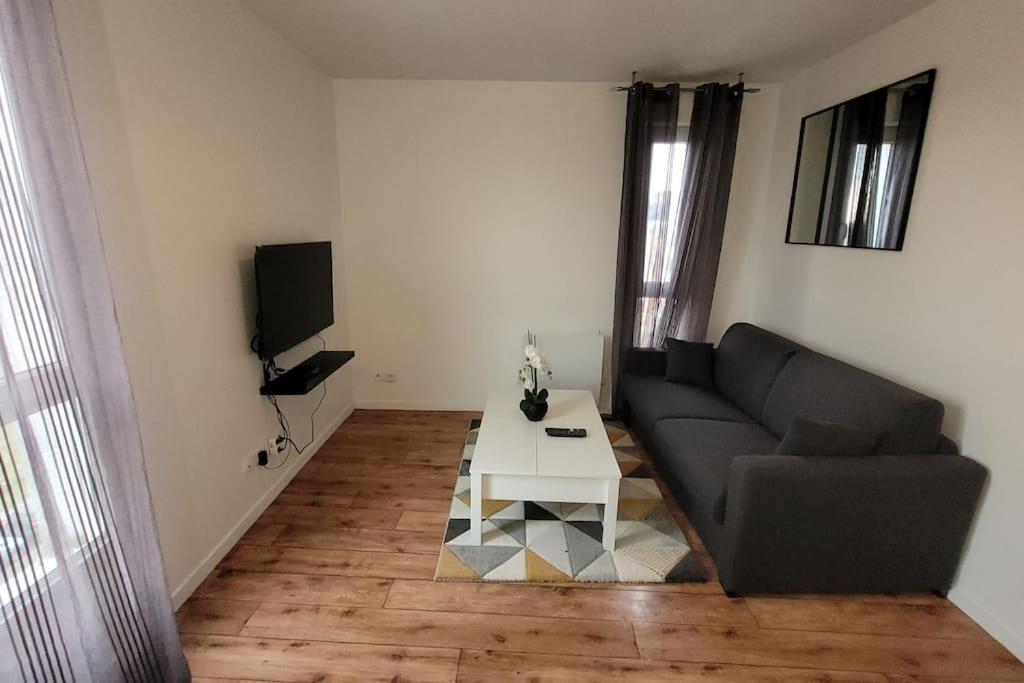 Logement Entier : Appartement Монтеврен Екстер'єр фото